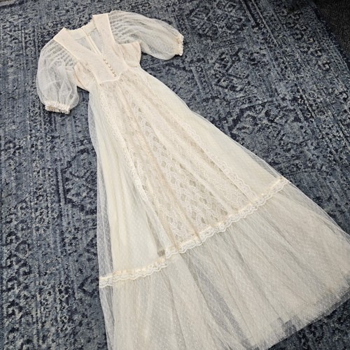 Handmade prairie style cream - style,