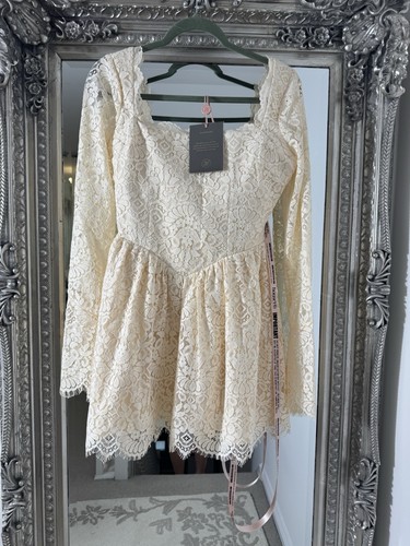 House vintage cream lace - vintage,