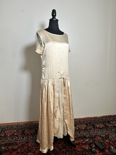 1910s 1920s antique cream - antique,