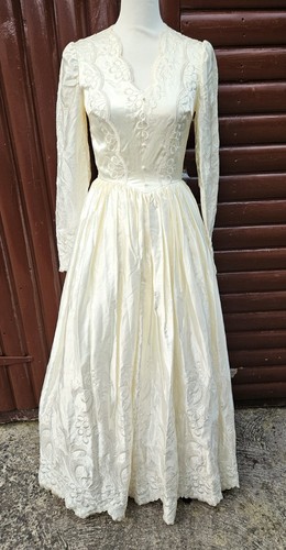 Vintage 1970s cream satin lace - vintage,