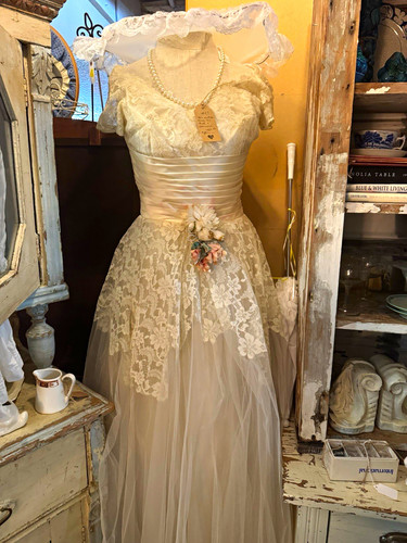 Incredible vintage 40s - incredible,
