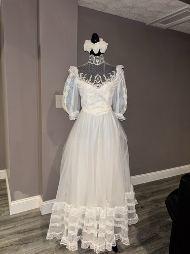 Vintage 1970s 1980s victorian - 1970s,